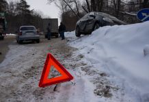 На улице Пушкина образовалась пробка из-за двух лихачей.ВИДЕО