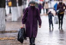 ﻿﻿﻿В Госдуму внесли законопроект о снижении возраста выхода на пенсию