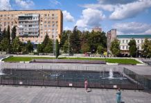 В Пензе оградили светомузыкальный фонтан