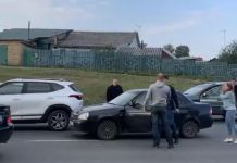 Пензенцы: водитель врезался в машину с ребенком