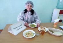 В Пензе родители начали проверять, как питаются дети в школах