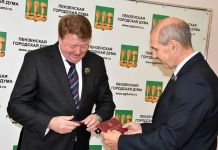 Роман Чернов получил знак «Почетный гражданин Пензы»