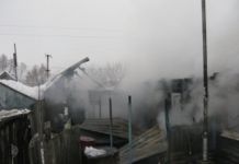 Под Пензой загорелся деревянный жилой дом