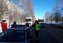 В Пензе начали борьбу с несанкционированной парковкой большегрузов