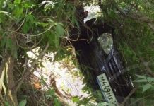 В Пензе автокран столкнул легковушку в кювет 