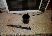 В Сосновоборском районе отец зарезал дочь