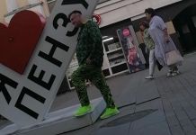 Горожане фотографировали Сергея Пенкина, гулявшего по Пензе