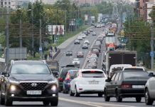 В Пензе полицейские штрафуют пассажиров без масок 