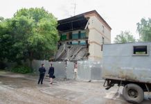 Губернатор поручил расселить всех жильцов Ударной, 35