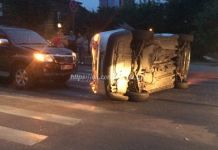 В Пензе в результате тройного ДТП иномарка встала на бок. ВИДЕО