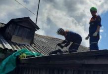 В Пензе спасатели достали с крыши умершего пенсионера