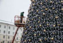 Главную елку города начнут демонтировать 18 января