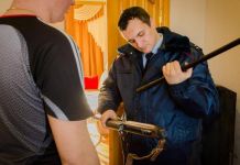 Жителям подтопленных домов предложили сдать оружие