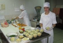 Выпускников устроят на работу