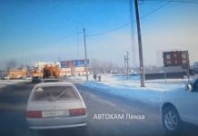 В Пензе водитель избил пензенца, мешавшего проехать по обочине 