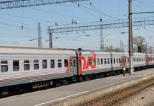 В Пензе зацепер забрался на электричку и получил ожог 50% тела