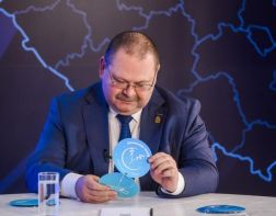 Мельниченко устроит мальчику экскурсию по правительству области