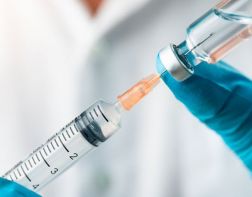 Американская вакцина от коронавируса показала 100-процентную эффективность