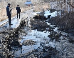 В Пензе паводком размыло дорогу