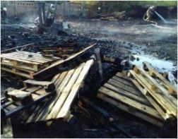 На улице Аустрина ночью ликвидировали крупный пожар