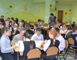 Дети стали питаться по карточкам