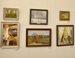 В картинной галерее открылась выставка живописи «Из Марьино во Францию»