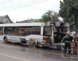 В Пензе загорелся автобус с людьми