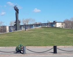 Памятник Победы  приводят в порядок к празднику