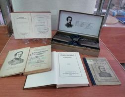 В библиотеке им. Лермонтова открылась выставка к 205-летию поэта