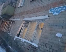 Жильцы с Ударной, 35, не хотят переезжать в маневренный фонд