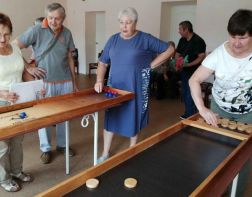 В Заречном для пенсионеров провели турнир по настольным играм