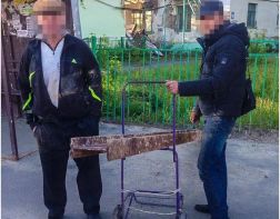 Два пензенца пытались вынести железную балку с территории детсада