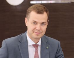 Председатель Поволжского банка Владимир Ситнов получил награду от Президента России