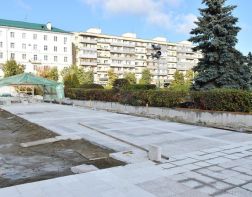 На площади Ленина появилась первая плитка