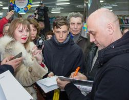 Прилепин рассказал в Пензе, почему он хочет воевать на Донбассе 