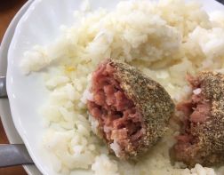 ﻿Директор лицея в Пензе объяснила, почему школьники ели сырые котлеты﻿
