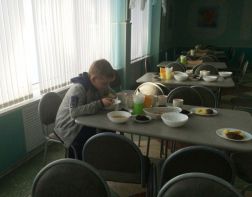 В учебных учреждениях Пензы нарушали требования к питанию детей