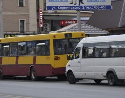 В Пензе мужчина выпал из автобуса