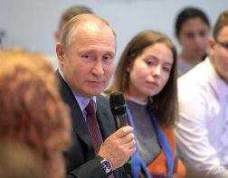 Путин назвал попытки ввести новый порядок медосмотра для водителей чушью