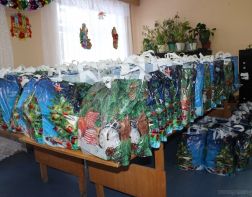 Многодетным семьям начали выдавать продуктовые наборы