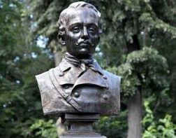 В Пензе будут реставрировать бронзовый бюст Лермонтова
