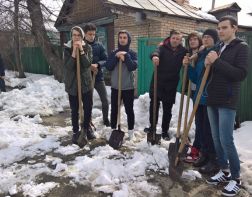Пензенские студенты почистили дворы пенсионерам