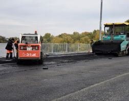 На Свердловском мосту установят подсветку