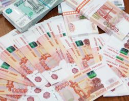 В Пензе полицейский вымогал у бизнесмена деньги