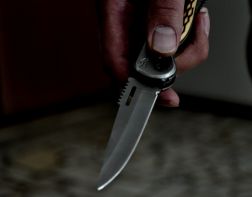 В Пензе мужчина пырнул ножом в живот коллегу