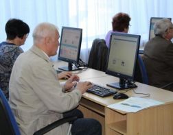 Пензенских пенсионеров научат пользоваться компьютером