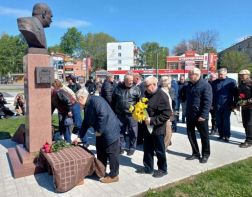 В Пензе почтили память бывшего губернатора Василия Бочкарева
