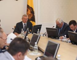 Белозерцев заставил членов правительства переодеться