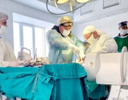 Пензенские врачи провели операцию в бронированных костюмах