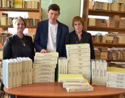 Библиотеке Лермонтова подарили 136 книг для незрячих пензенцев